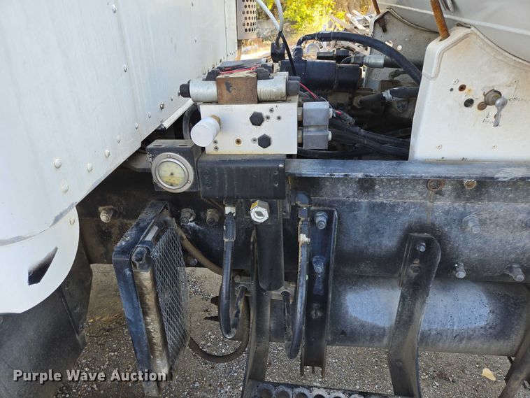 image for item EB1059 2006 Kenworth W900 ready mix truck