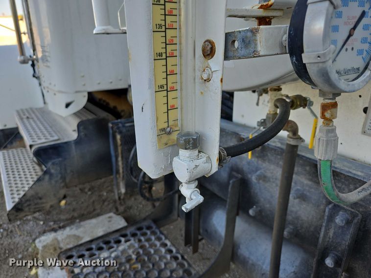 image for item EB1059 2006 Kenworth W900 ready mix truck