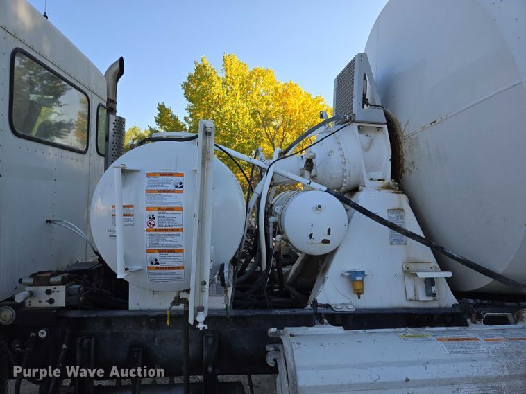 image for item EB1059 2006 Kenworth W900 ready mix truck