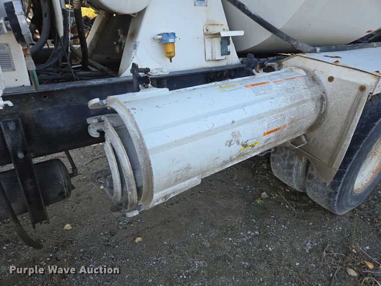 image for item EB1059 2006 Kenworth W900 ready mix truck