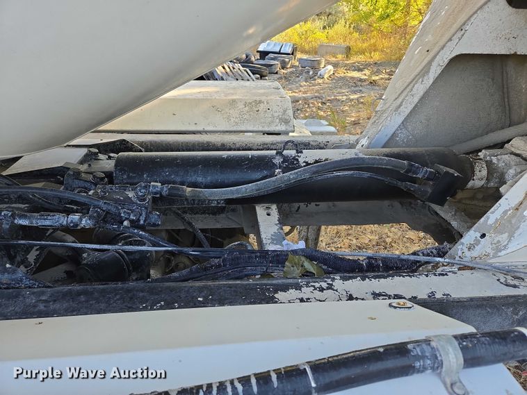 image for item EB1059 2006 Kenworth W900 ready mix truck