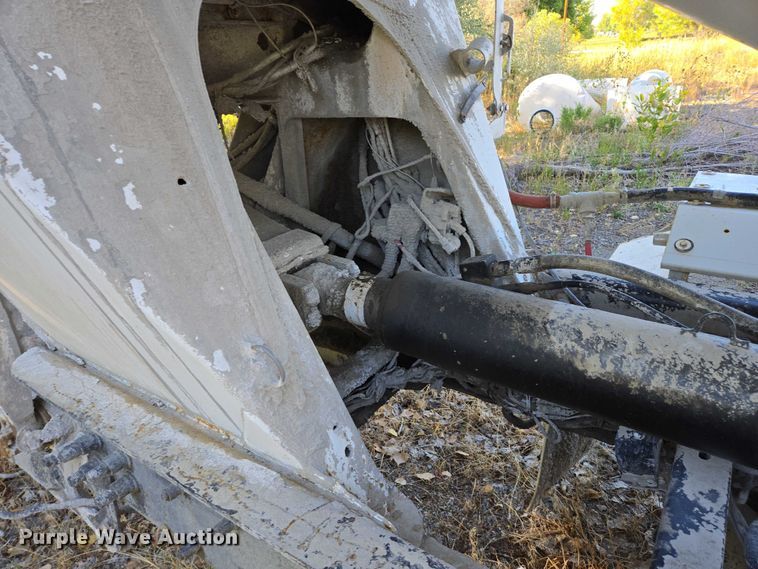 image for item EB1059 2006 Kenworth W900 ready mix truck