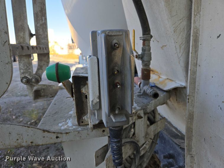 image for item EB1059 2006 Kenworth W900 ready mix truck