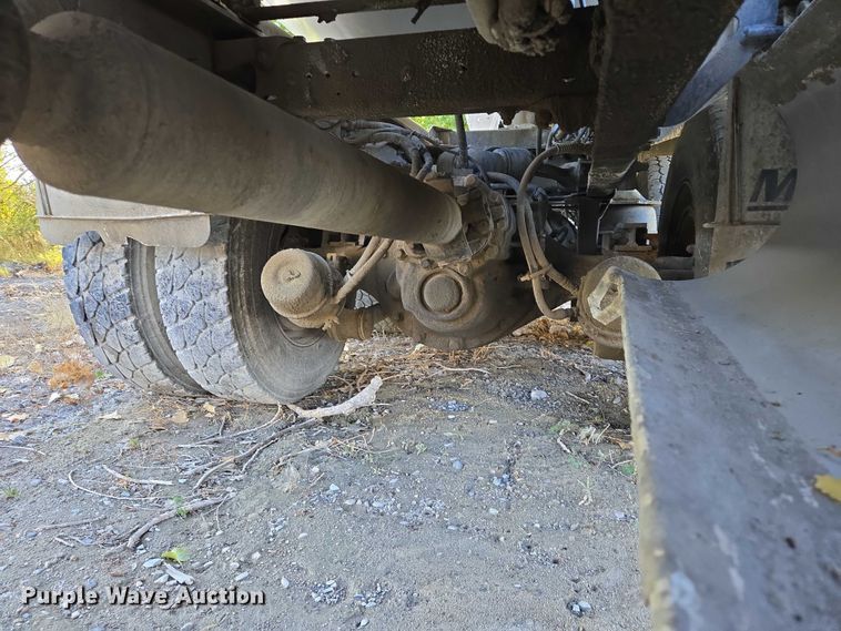 image for item EB1059 2006 Kenworth W900 ready mix truck