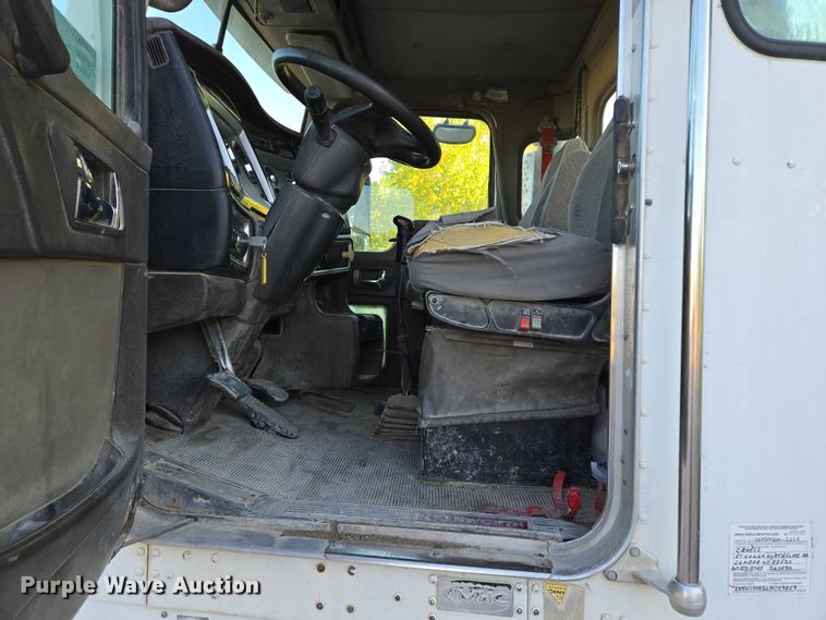 image for item EB1059 2006 Kenworth W900 ready mix truck