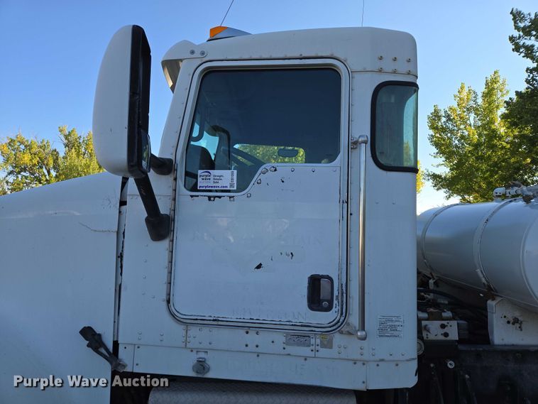image for item EB1059 2006 Kenworth W900 ready mix truck