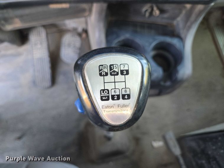 image for item EB1059 2006 Kenworth W900 ready mix truck