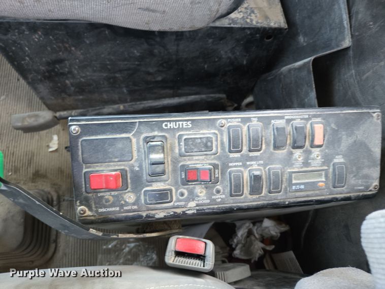 image for item EB1059 2006 Kenworth W900 ready mix truck