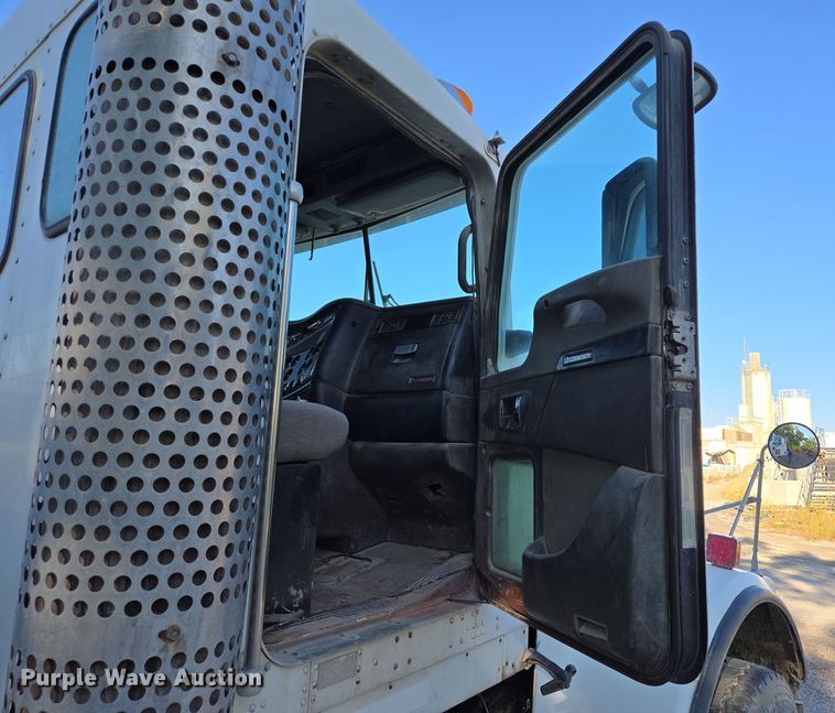 image for item EB1059 2006 Kenworth W900 ready mix truck