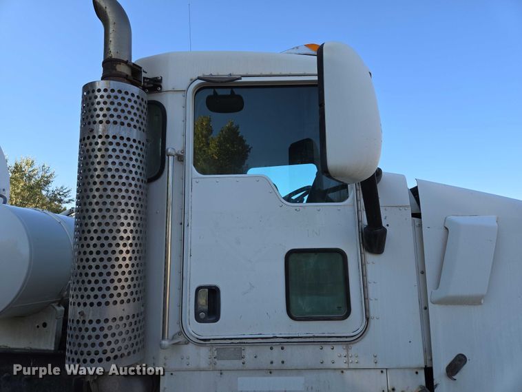 image for item EB1059 2006 Kenworth W900 ready mix truck