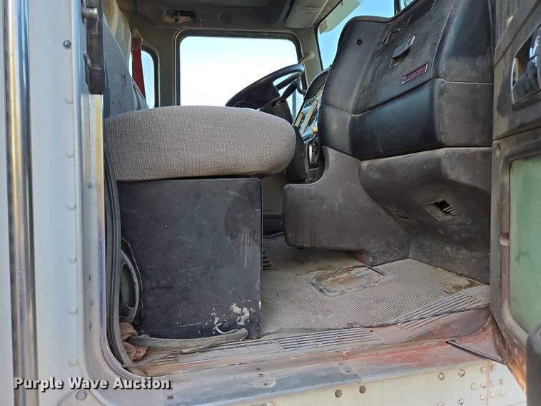 image for item EB1059 2006 Kenworth W900 ready mix truck