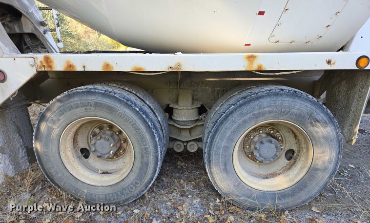 image for item EB1059 2006 Kenworth W900 ready mix truck