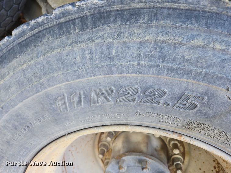 image for item EB1059 2006 Kenworth W900 ready mix truck