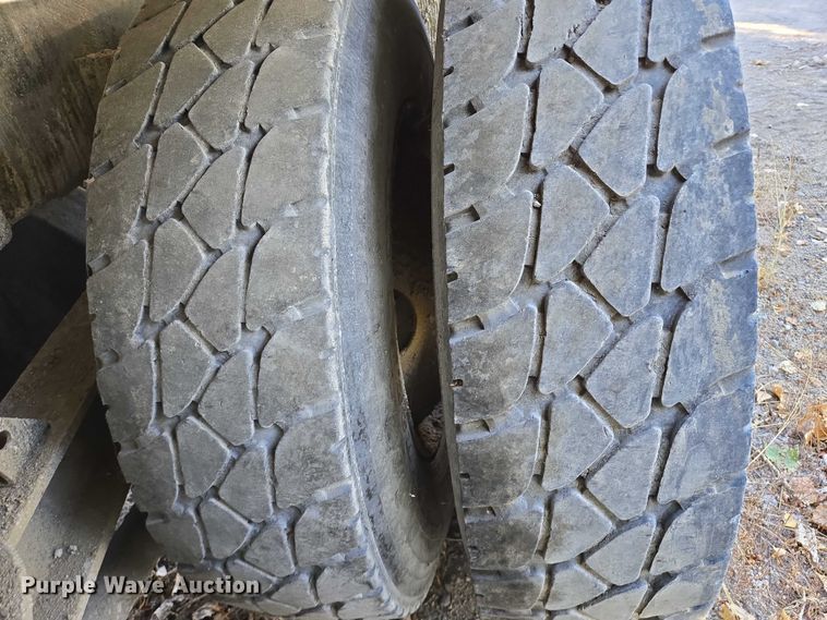 image for item EB1059 2006 Kenworth W900 ready mix truck