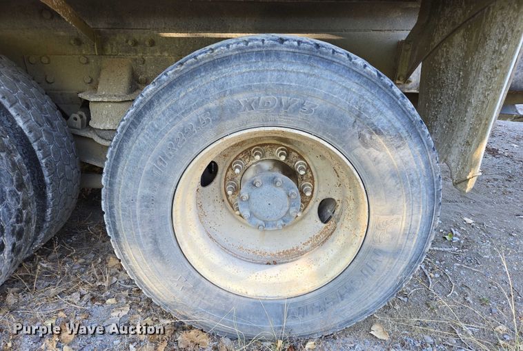 image for item EB1059 2006 Kenworth W900 ready mix truck