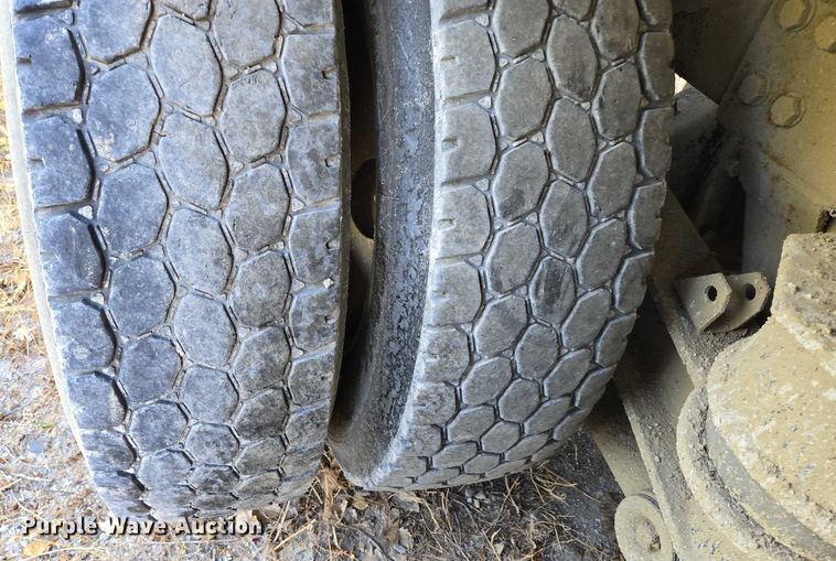 image for item EB1059 2006 Kenworth W900 ready mix truck