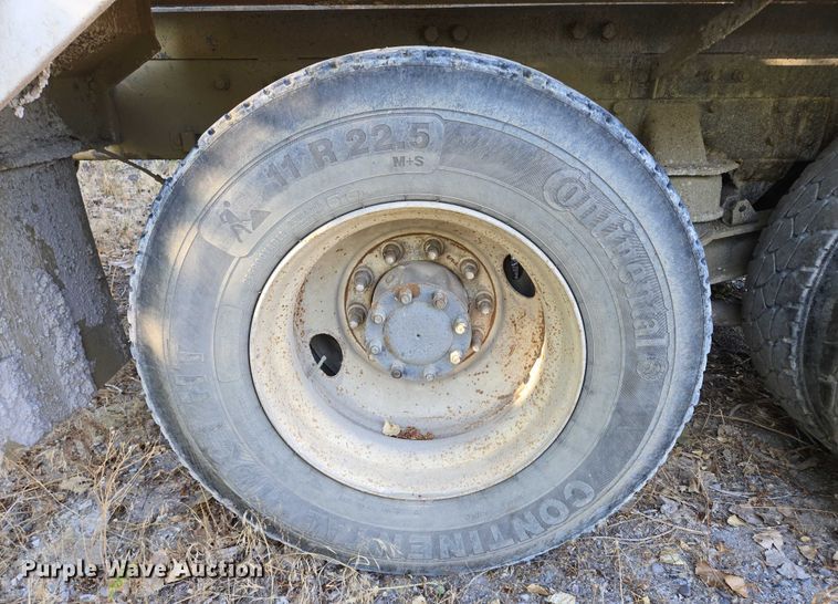 image for item EB1059 2006 Kenworth W900 ready mix truck