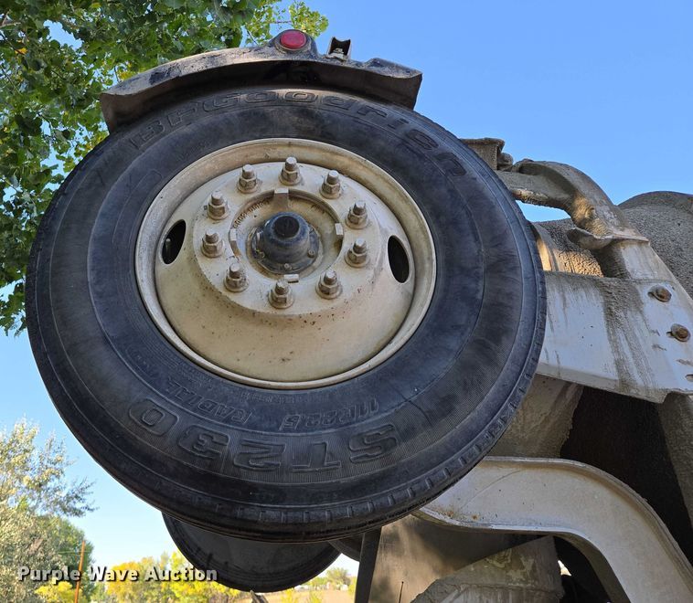 image for item EB1059 2006 Kenworth W900 ready mix truck