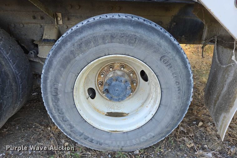 image for item EB1059 2006 Kenworth W900 ready mix truck