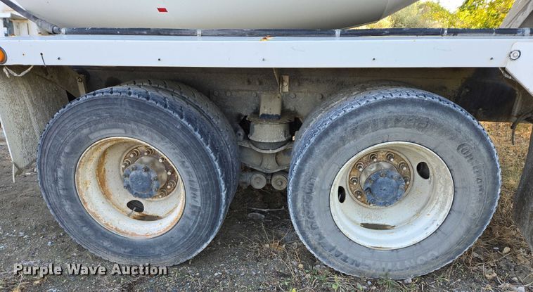 image for item EB1059 2006 Kenworth W900 ready mix truck