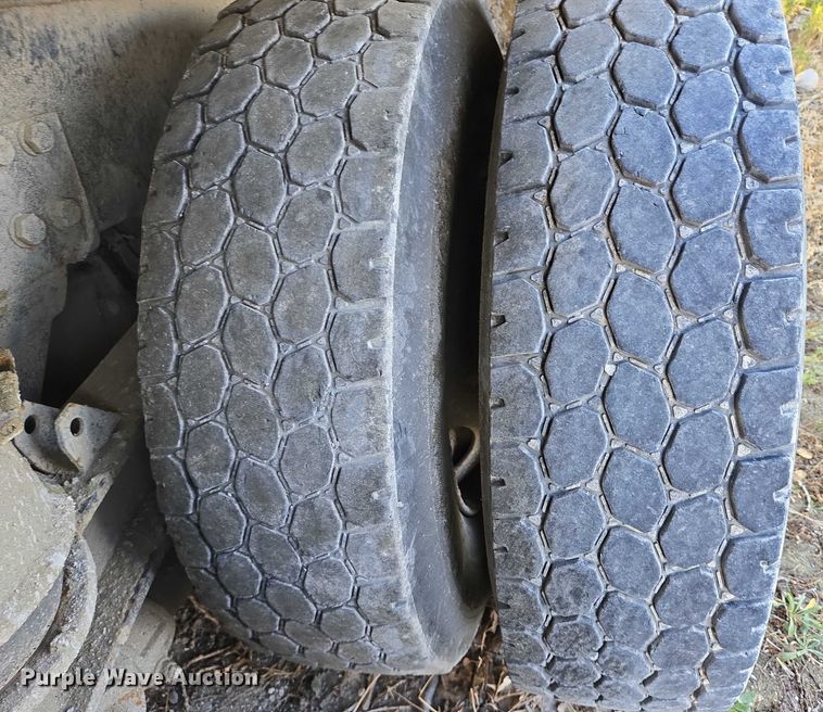 image for item EB1059 2006 Kenworth W900 ready mix truck