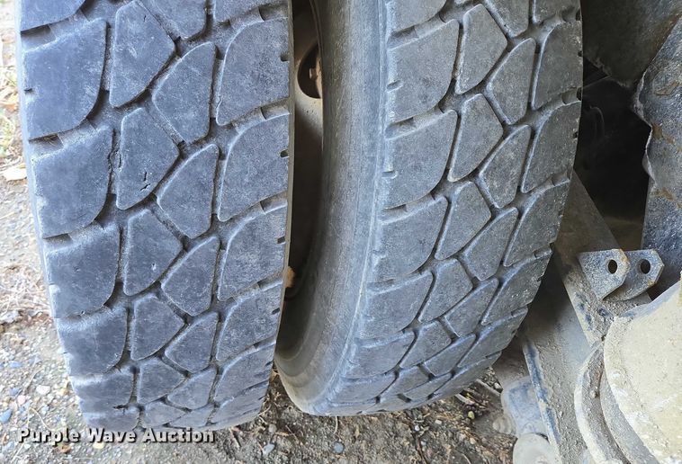 image for item EB1059 2006 Kenworth W900 ready mix truck