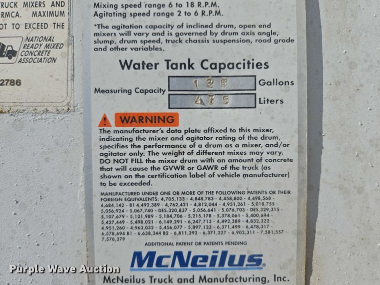 image for item EB1060 2003 International 5500i ready mix truck