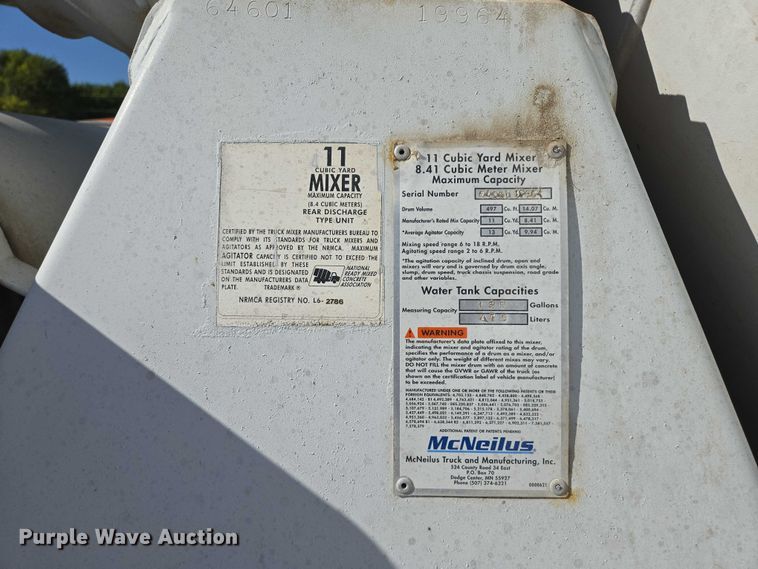 image for item EB1060 2003 International 5500i ready mix truck