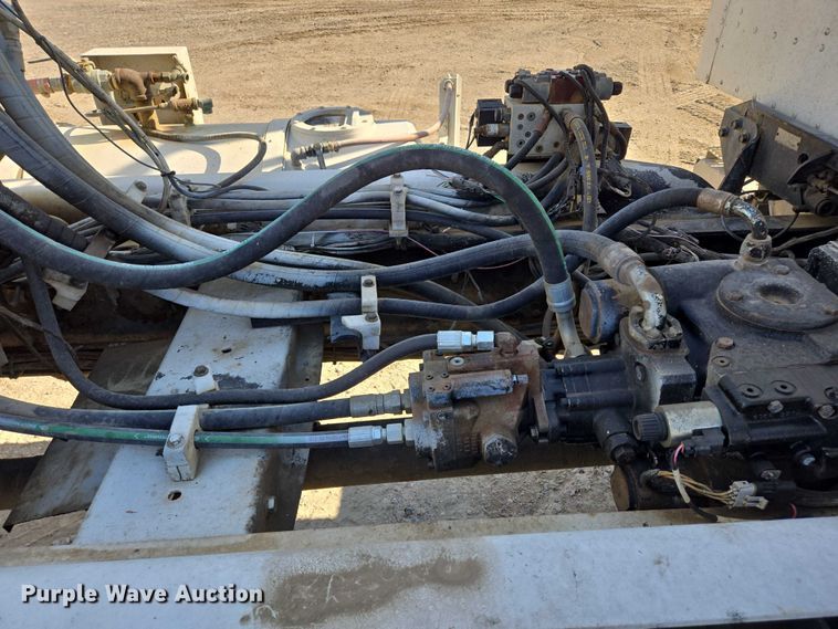 image for item EB1060 2003 International 5500i ready mix truck