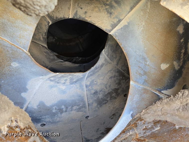 image for item EB1060 2003 International 5500i ready mix truck