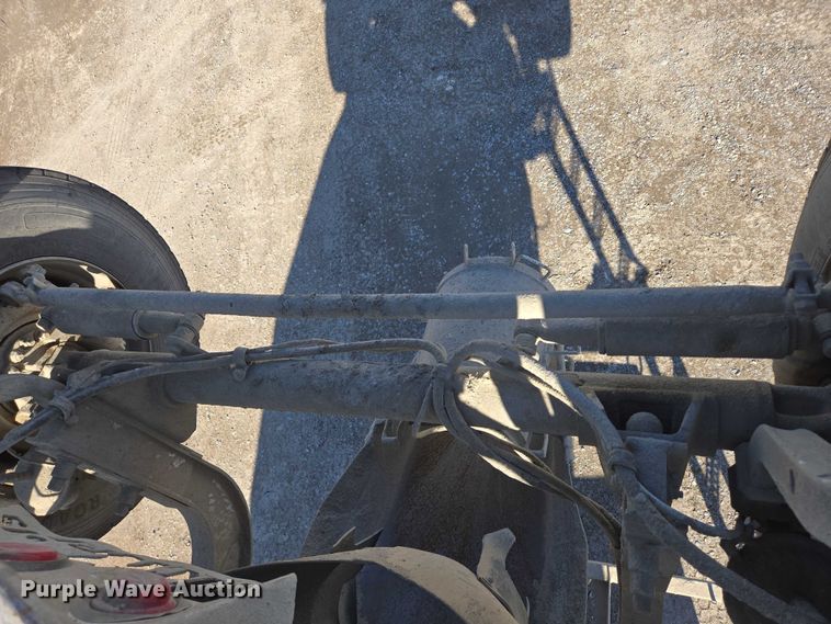 image for item EB1060 2003 International 5500i ready mix truck