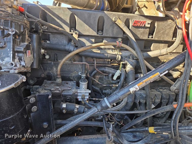 image for item EB1060 2003 International 5500i ready mix truck