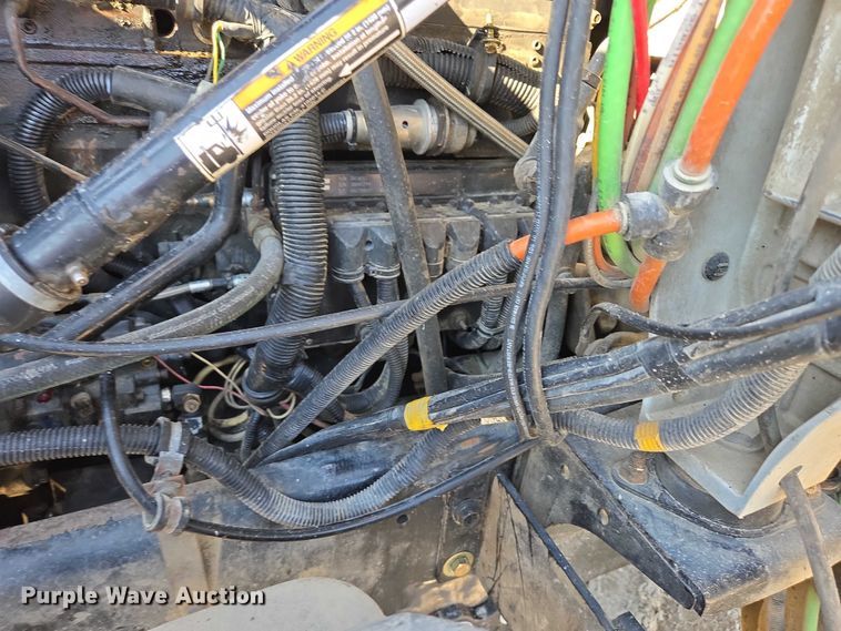 image for item EB1060 2003 International 5500i ready mix truck