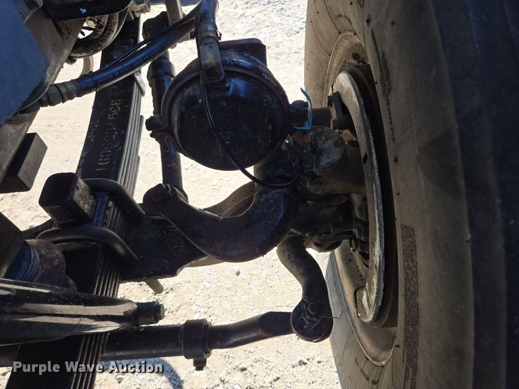 image for item EB1060 2003 International 5500i ready mix truck