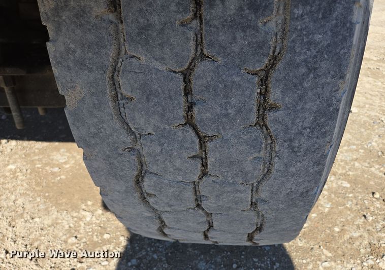 image for item EB1060 2003 International 5500i ready mix truck