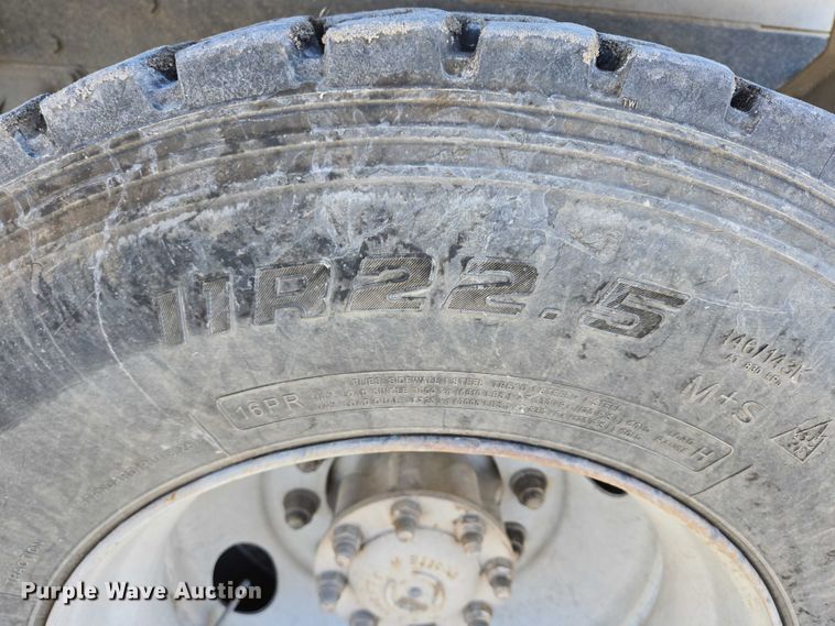 image for item EB1060 2003 International 5500i ready mix truck