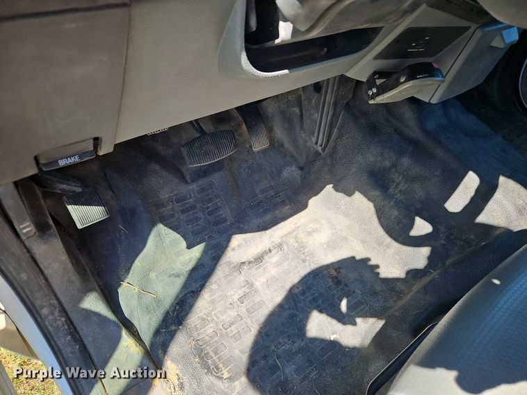 image for item EB8326 2012 Ford F350 Super Duty SuperCab utility bed pickup truck