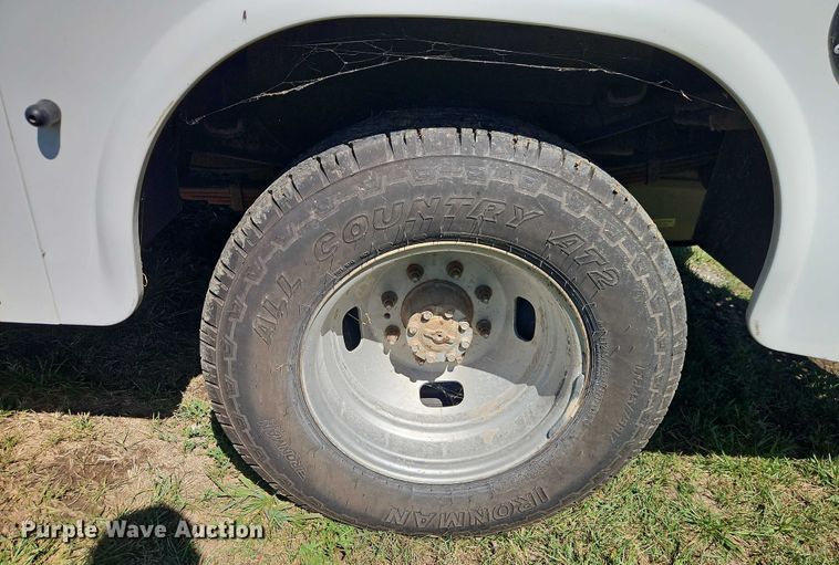 image for item EB8326 2012 Ford F350 Super Duty SuperCab utility bed pickup truck