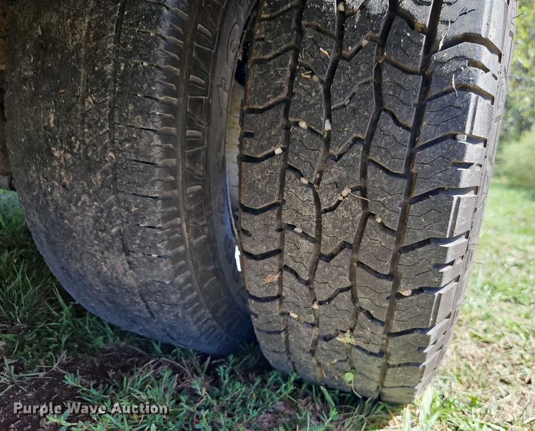 image for item EB8326 2012 Ford F350 Super Duty SuperCab utility bed pickup truck