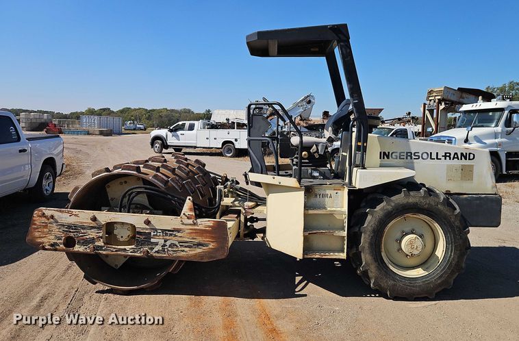 image for item EB8396 1998 Ingersoll Rand SD-70F Pro Pac single drum vibratory roller