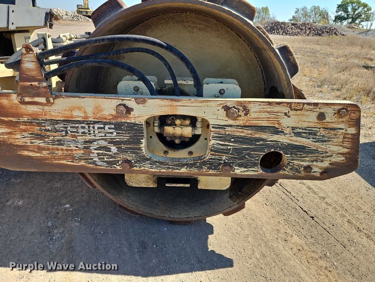 image for item EB8396 1998 Ingersoll Rand SD-70F Pro Pac single drum vibratory roller