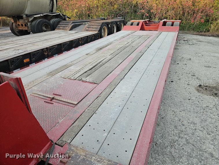 image for item EB8397 1990 Trail King Industries TK70DGP-432 lowboy equipment trailer