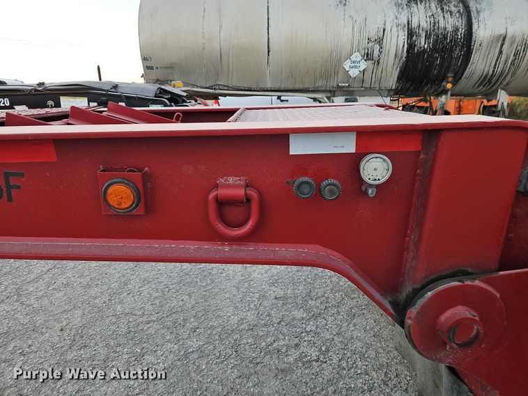 image for item EB8397 1990 Trail King Industries TK70DGP-432 lowboy equipment trailer