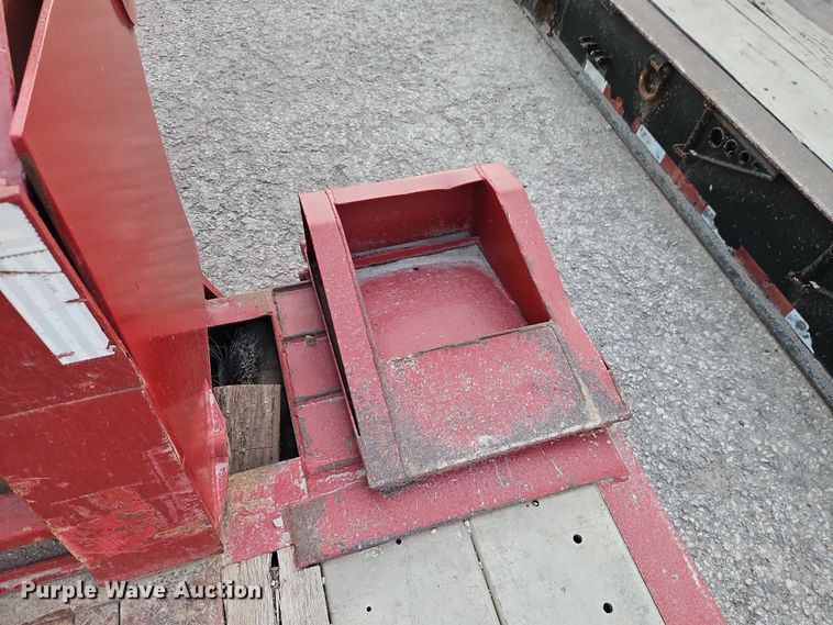 image for item EB8397 1990 Trail King Industries TK70DGP-432 lowboy equipment trailer