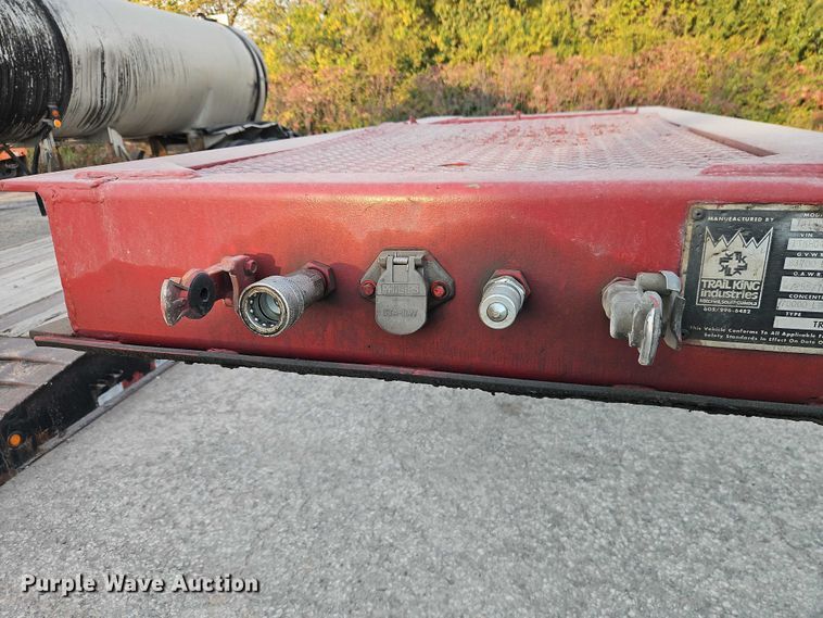 image for item EB8397 1990 Trail King Industries TK70DGP-432 lowboy equipment trailer