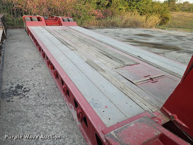 image for item EB8397 1990 Trail King Industries TK70DGP-432 lowboy equipment trailer