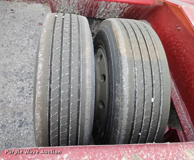 image for item EB8397 1990 Trail King Industries TK70DGP-432 lowboy equipment trailer