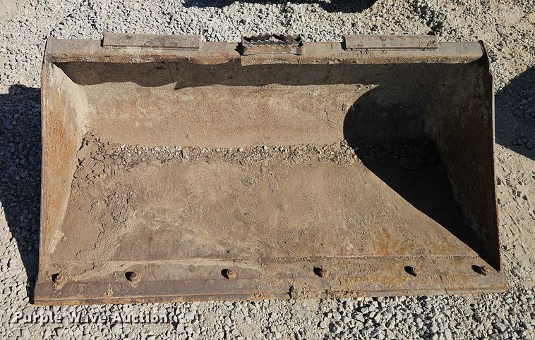 image for item EB8414 John Deere D60 skid steer bucket