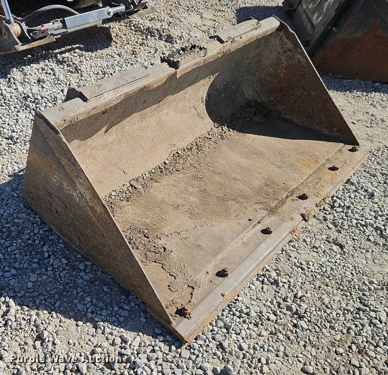 image for item EB8414 John Deere D60 skid steer bucket