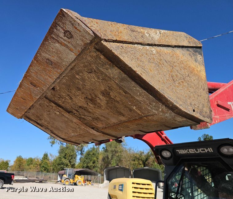 image for item EB8414 John Deere D60 skid steer bucket